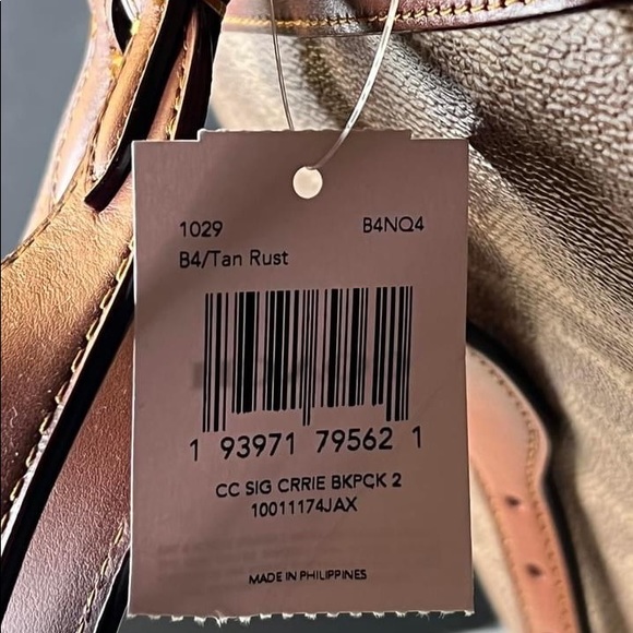 💰SOLD - 1029 - Coach Carrie Backpack 23 in Signature Canvas - Picture 12 of 12
